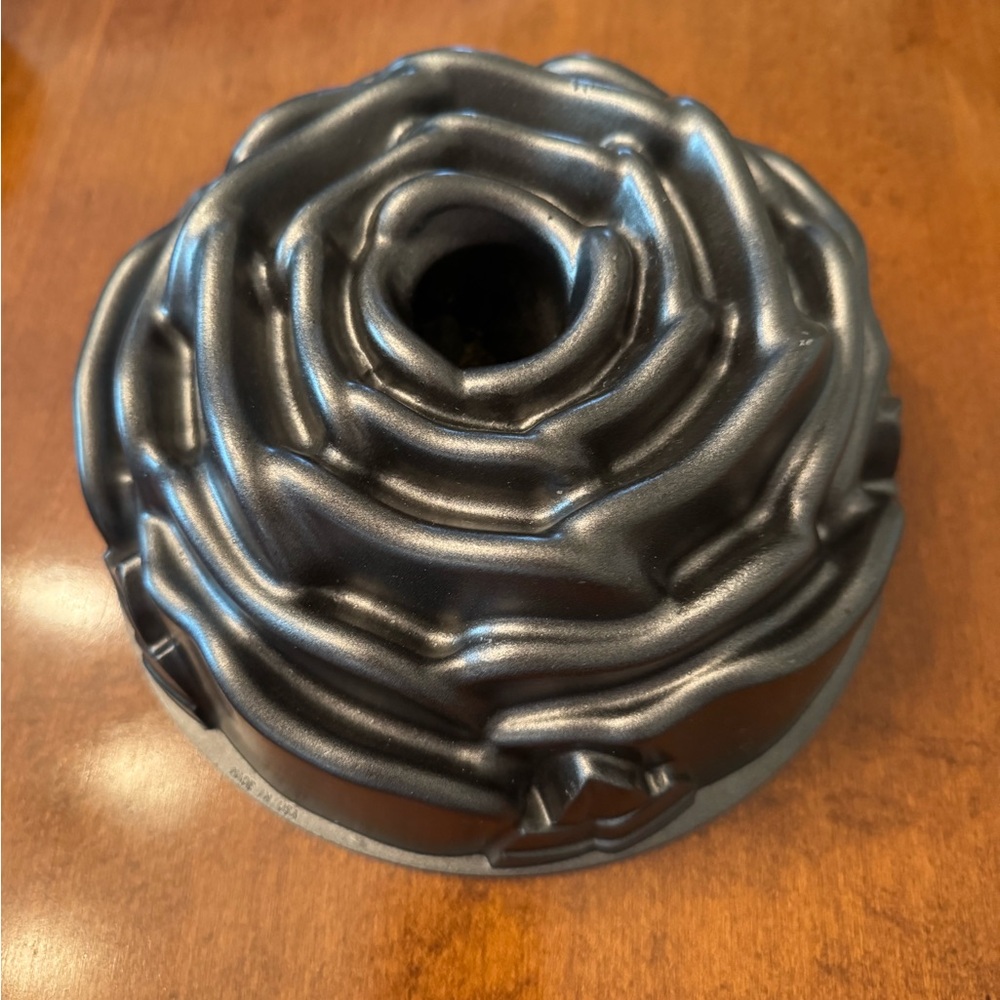 Nordic Ware Rose Bundt Cake Pan
